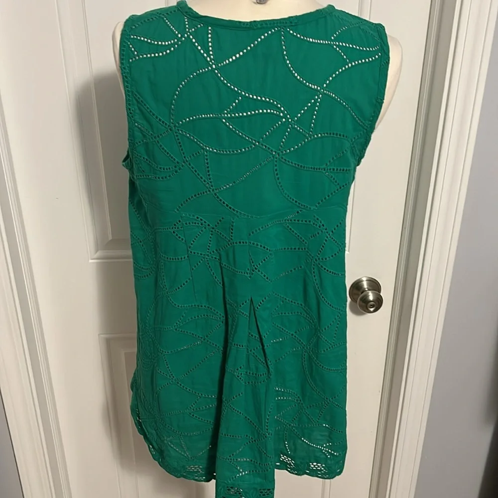 Cabi swing green top style #5036 size medium women’s top 100% cotton eyelet lace - Picture 6 of 8